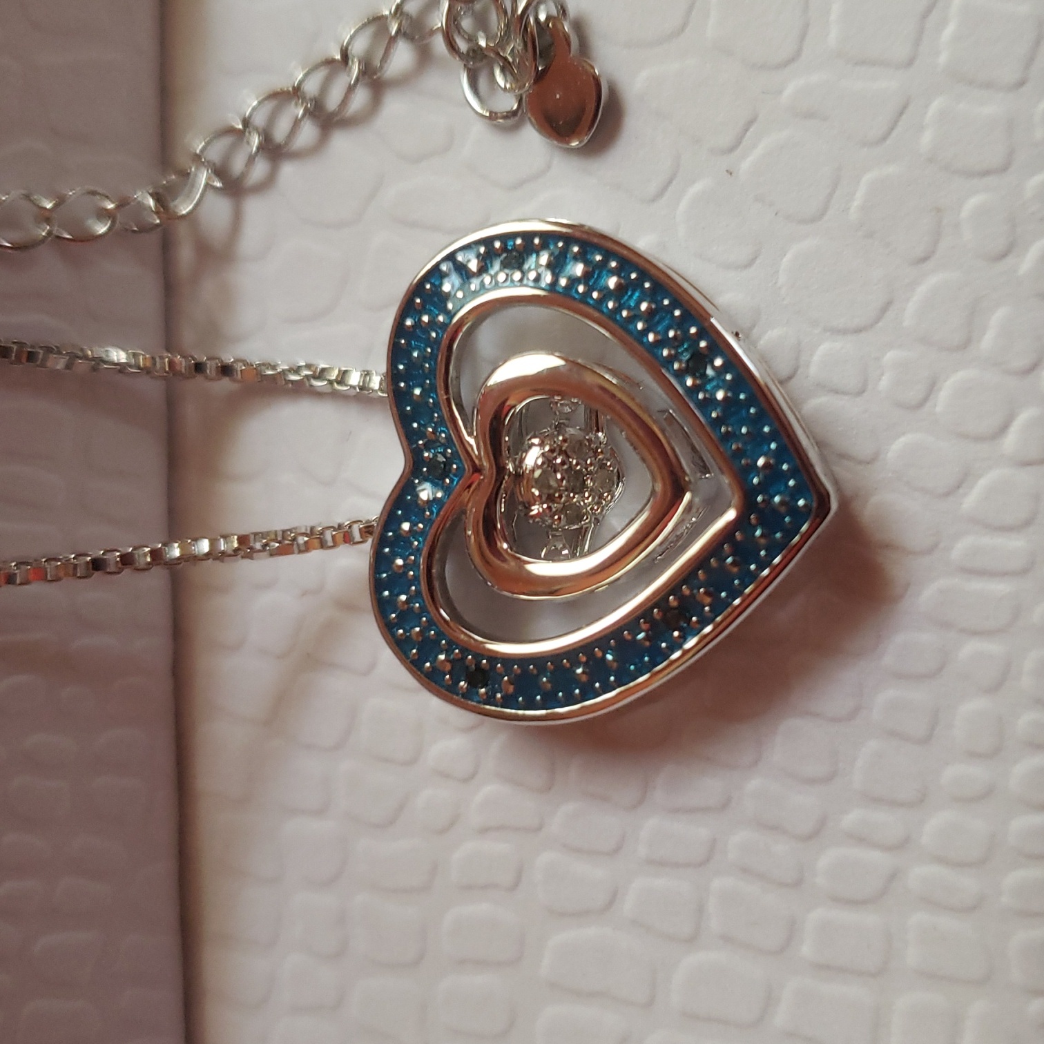 Danbury Mint Floating Heart Necklace .